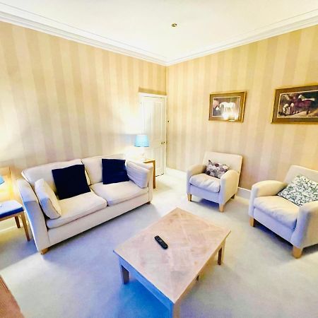 לונדון New Lovely 2-Bedroom Condo In Chelsea מראה חיצוני תמונה