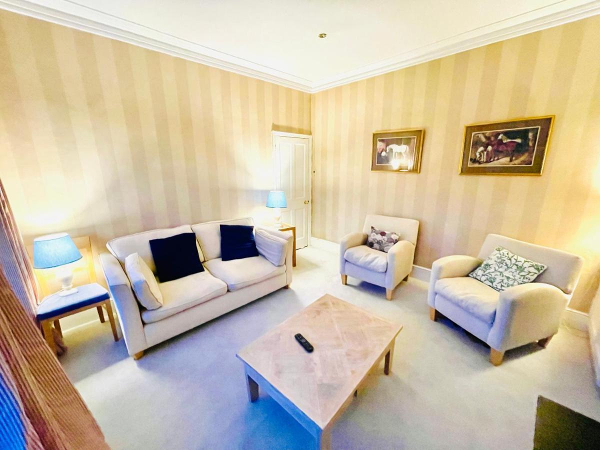 לונדון New Lovely 2-Bedroom Condo In Chelsea מראה חיצוני תמונה